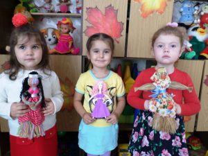 Подробнее о статье Районный конкурс  «Подари сестрёнке куклу»