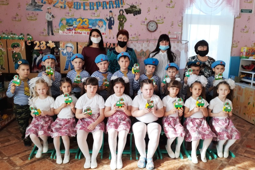 Подробнее о статье Спортивный праздник в подготовительной группе «Курс молодого бойца»