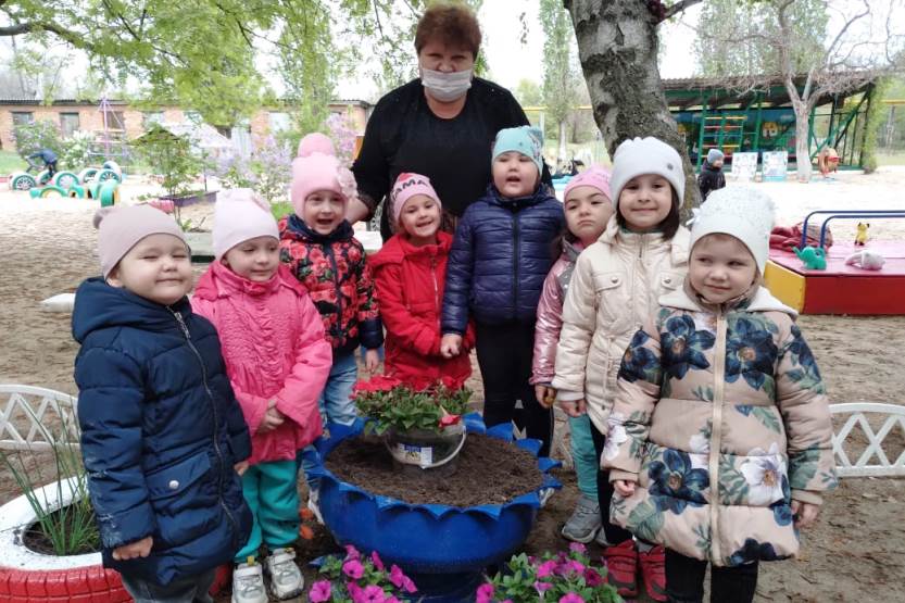 Подробнее о статье Экологическая акция «Украсим планету цветами»