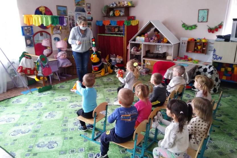 Подробнее о статье ПДД в группе «Яблоньки»