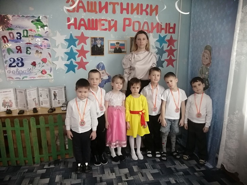 Вы сейчас просматриваете В средней группе прошел праздник, посвященный 23 февраля