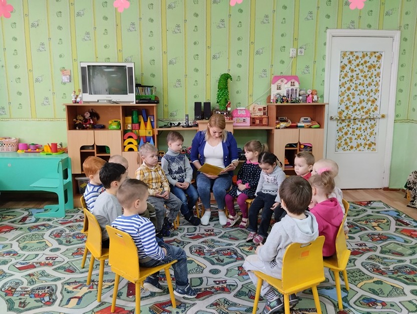 Подробнее о статье Акция «Чтение для сердца и разума» в младшей группе