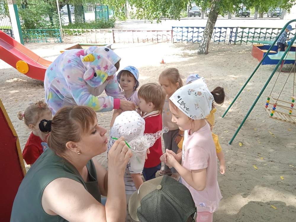 Вы сейчас просматриваете День мыльных пузырей