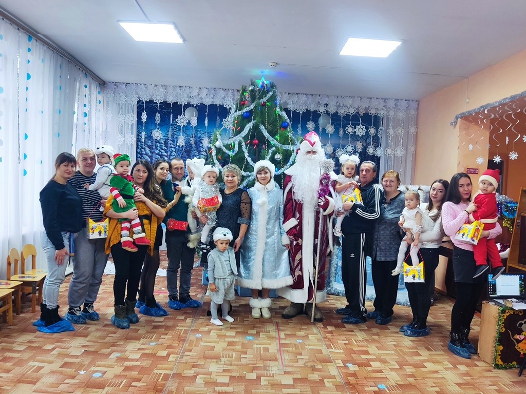 Вы сейчас просматриваете Праздник у ёлочки в группе «Яблонька»