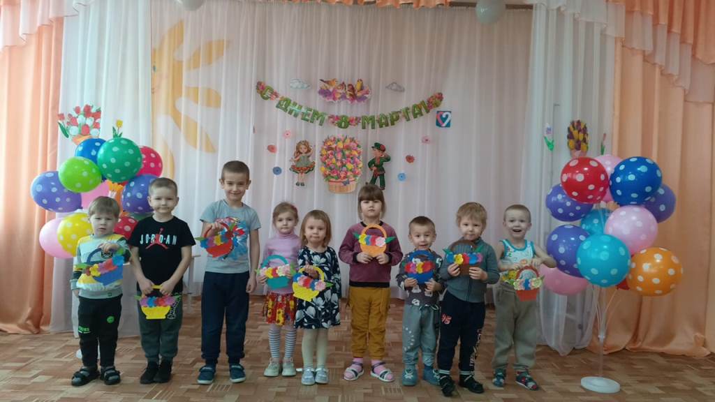 Вы сейчас просматриваете Творческое занятие по изготовлению поздравительных открыток